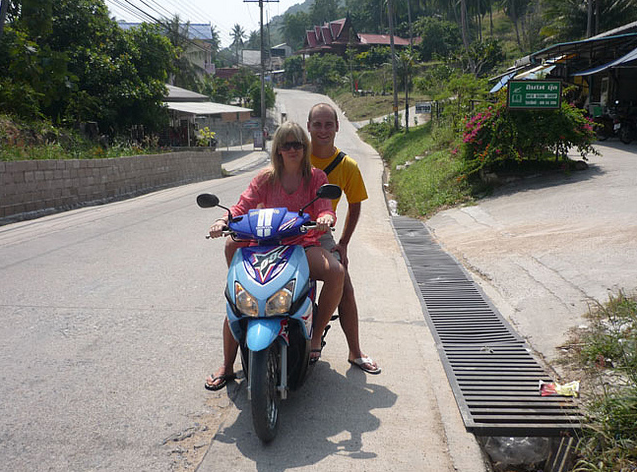 alquilar moto tailandia