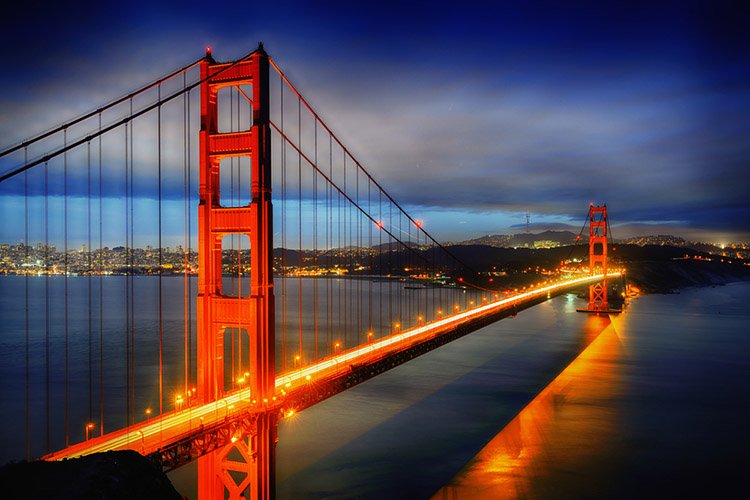 golden gate por la noche foto