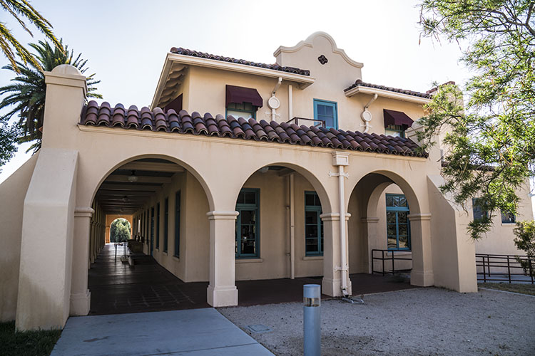 visitor center mojave