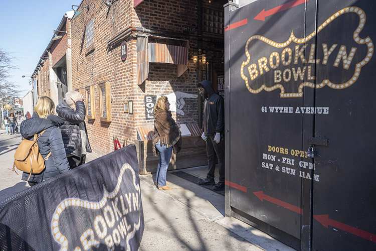 Ruta andando por Williamsburg en Brooklyn