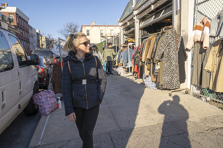 Ruta andando por Williamsburg en Brooklyn