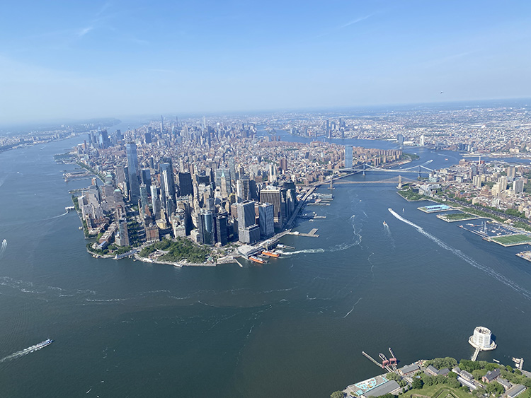 down town Manhattan aero Helicoptero sin puertas en Nueva York