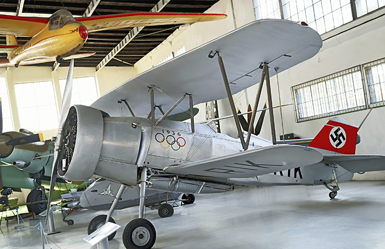 Avioneta del ejÃ©cito nazi en el Museo  Polaco de AviaciÃ³n de Cracovia