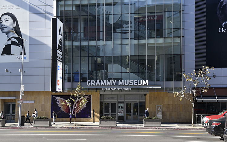 Exterior del Museo de los Grammy en Los Angeles