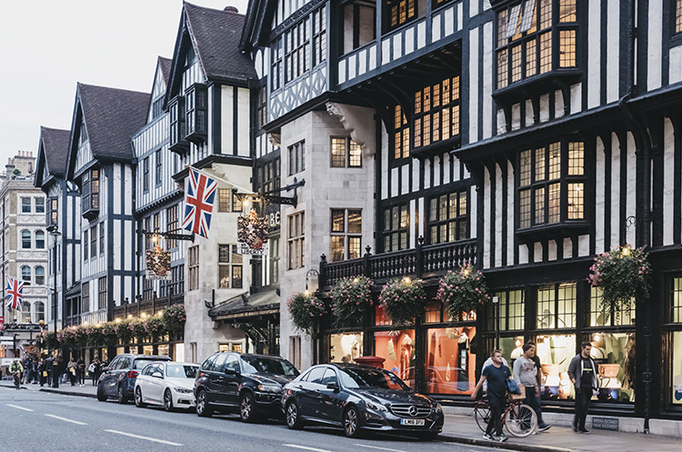 Exterior de Liberty, almacenes de compras en Londres