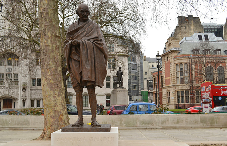 Estatua de Gandhi en Parliament Square Garden