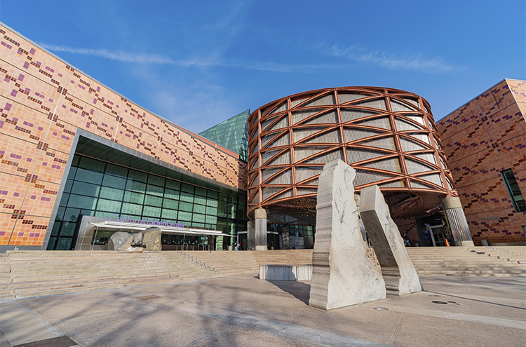 Exterior del Science Museum de Los Angeles