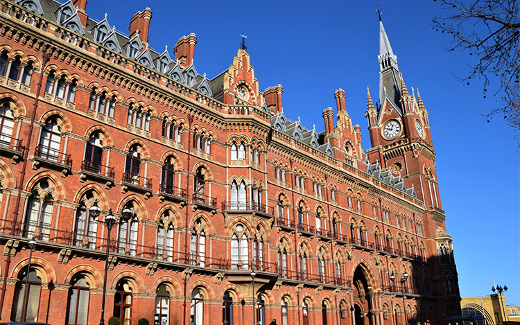 Exterior de la estación de St. Pancras. Punto interesante que ver en King's Cross