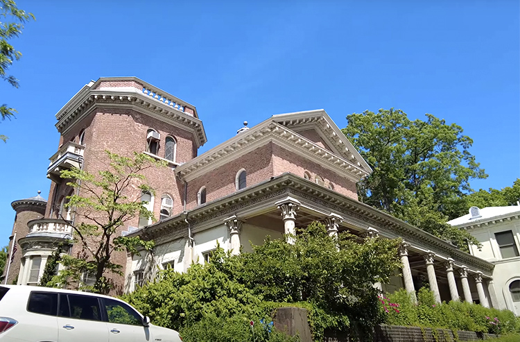 Litchfield Villa