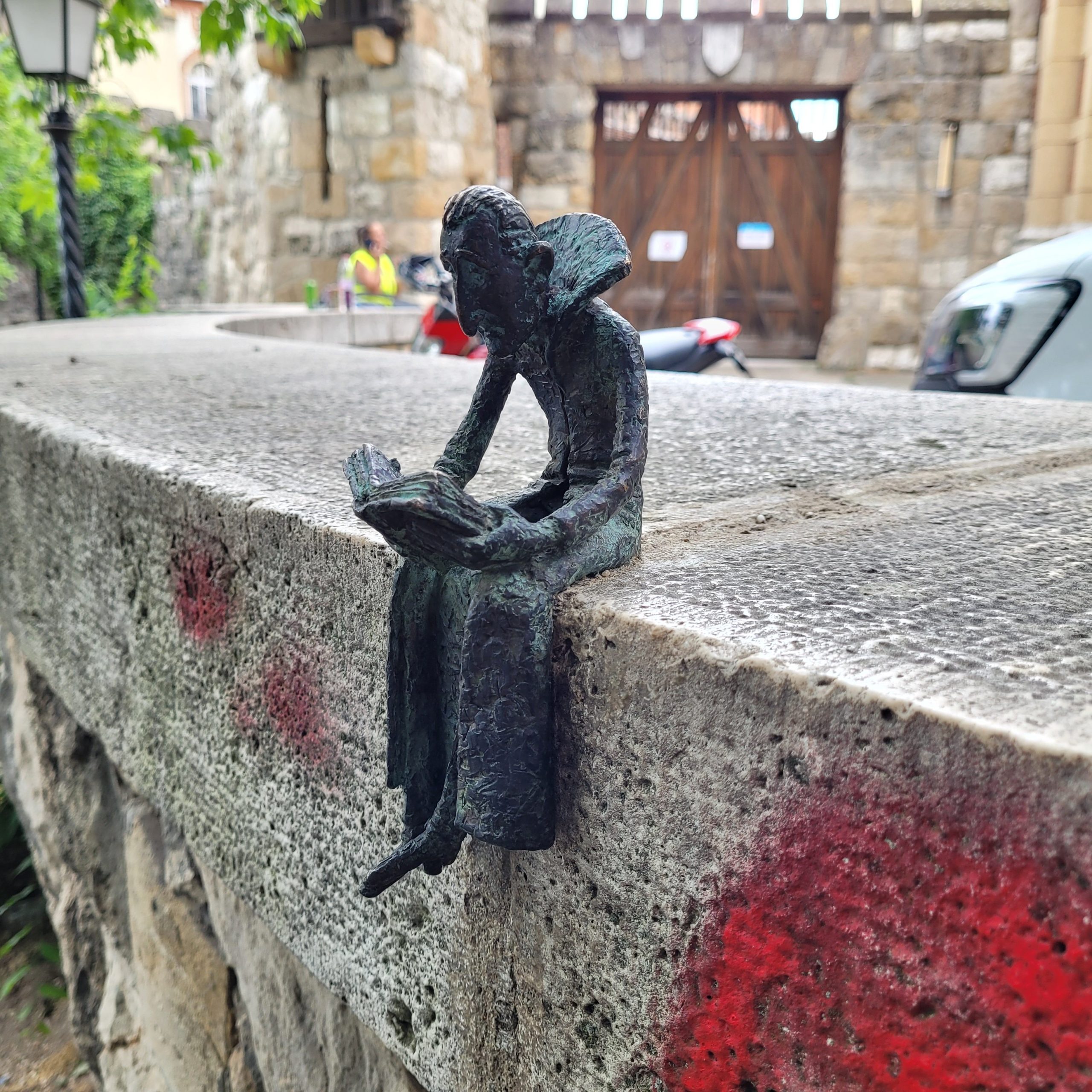 Punto gris B - mini estatua - drácula Drácula