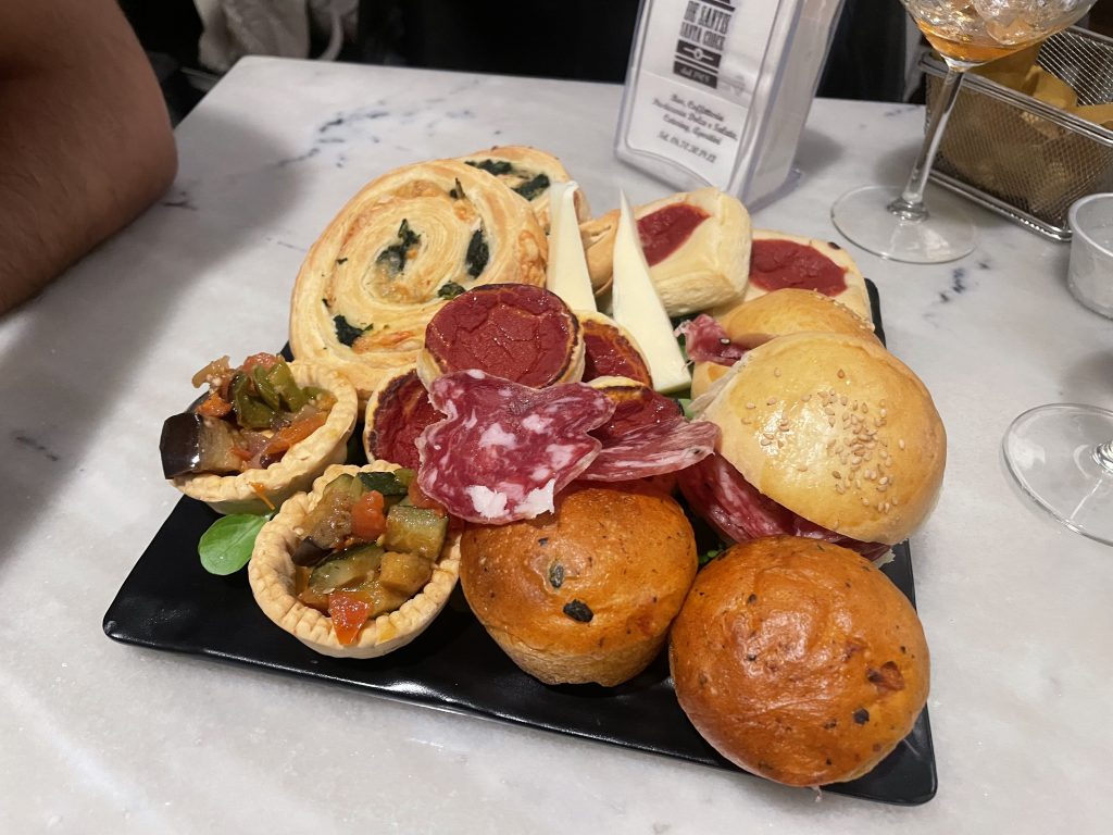 De Santis para tomar el aperitivo en roma
