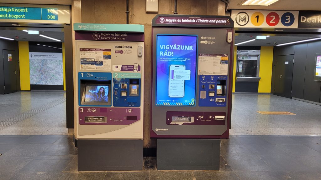 maquinas para comprar billetes transporte público Budapest