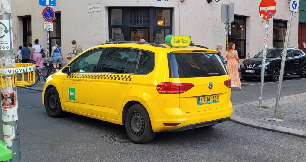 taxi tipo Bolt en Budapest