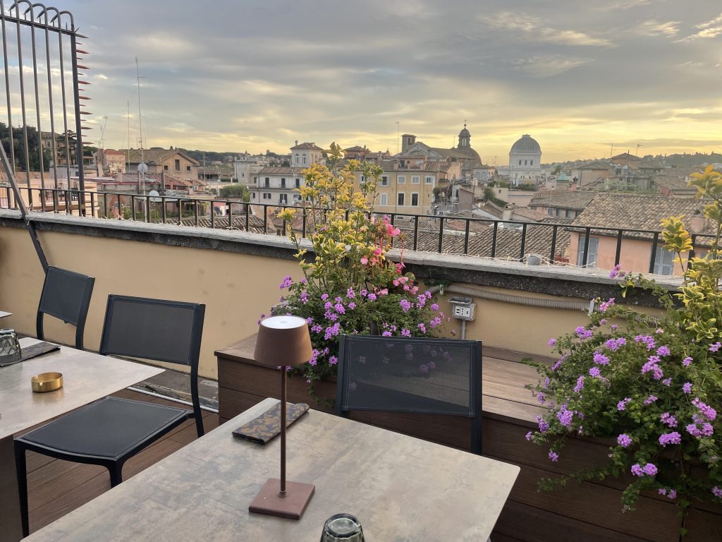 Otivm Roof Bar