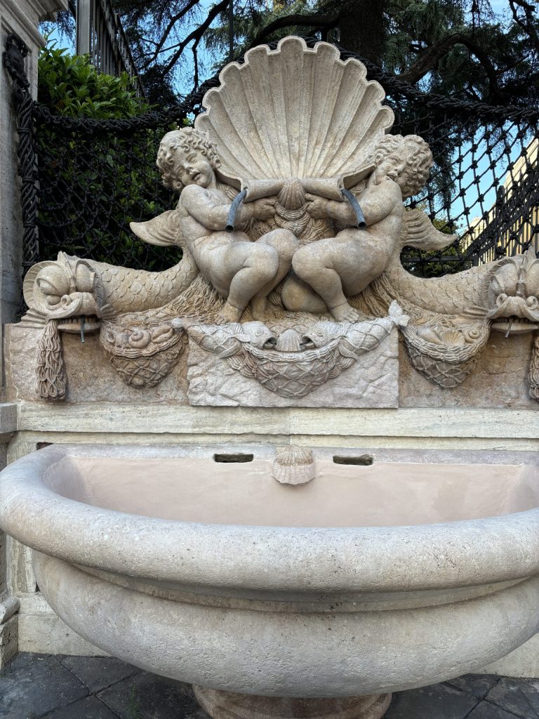 escultura via veneto