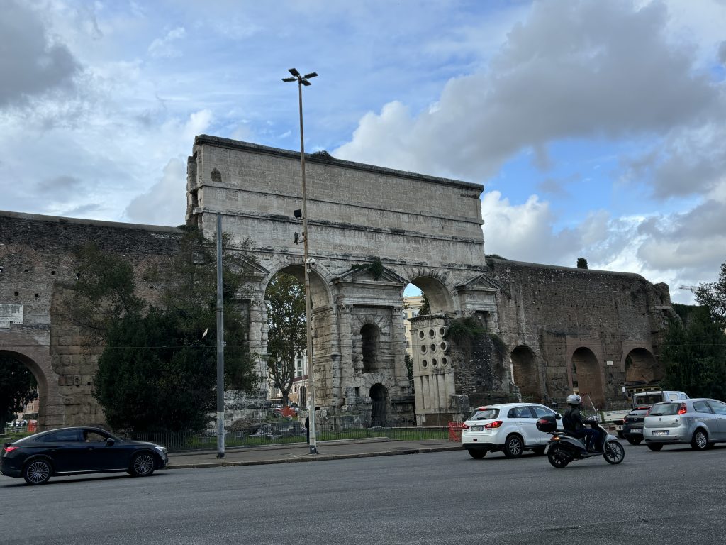 Porta Maggiore: una de las principales atracciones de San Giovanni