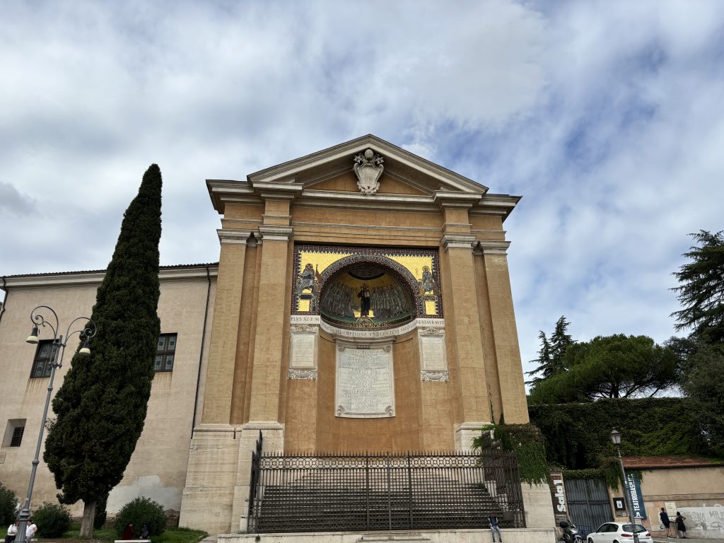 Triclinio leoniano