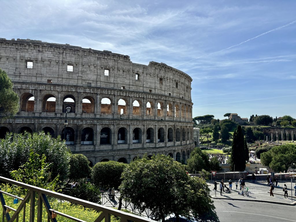 ruta andando por monti