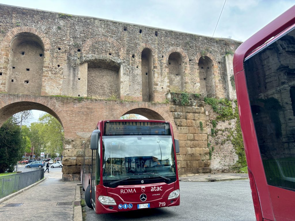 Autobuses en Roma