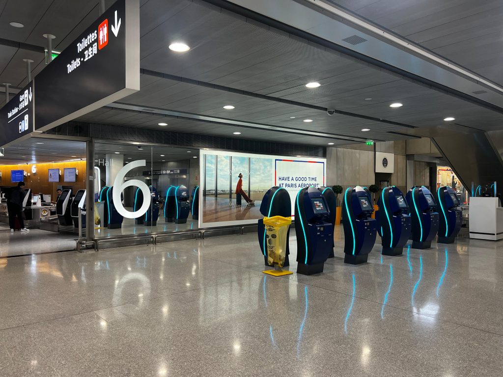 hall 6 del aeropuerto Charles de Gaulle