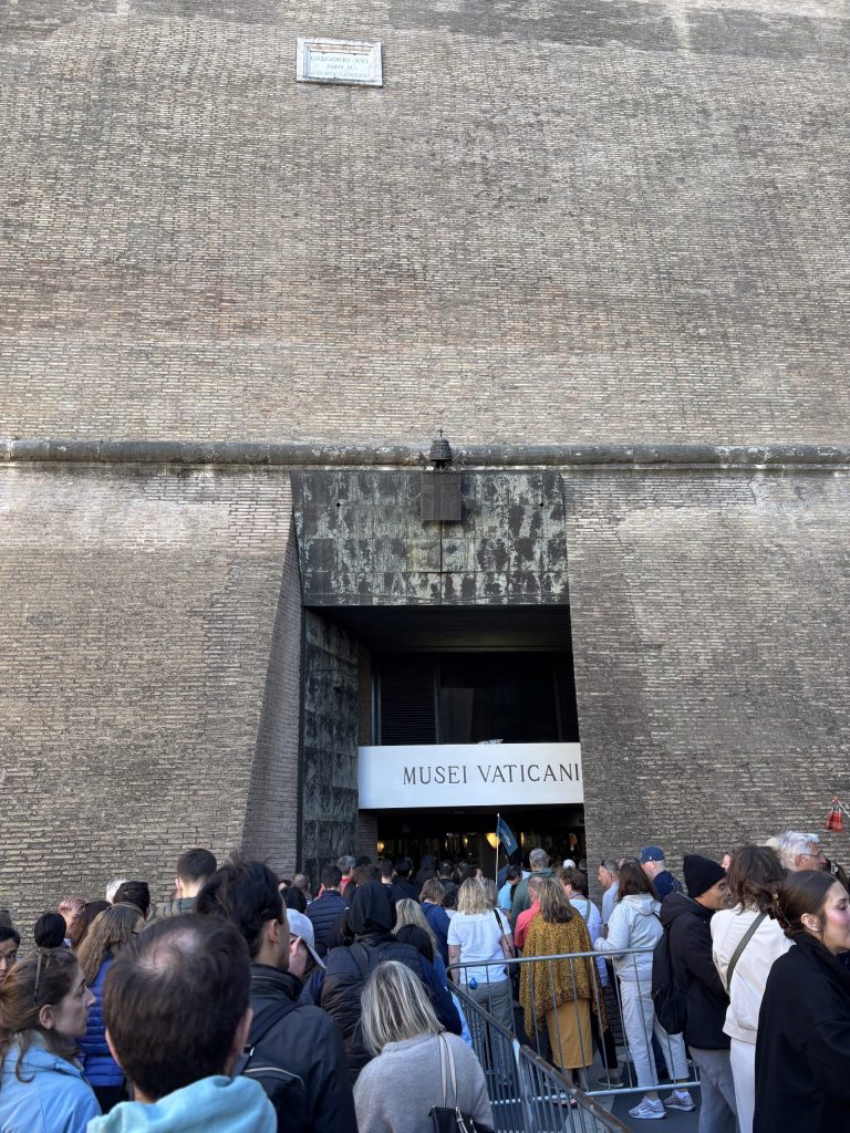 IMG_4259 Entrada de los Museos Vaticanos