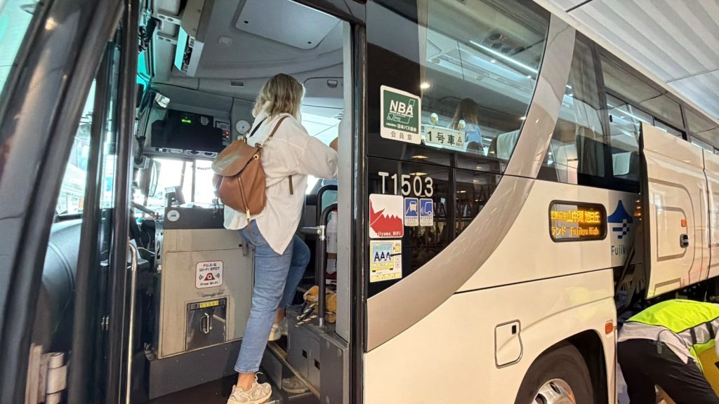 gosi en el bus a Kawaguchiko